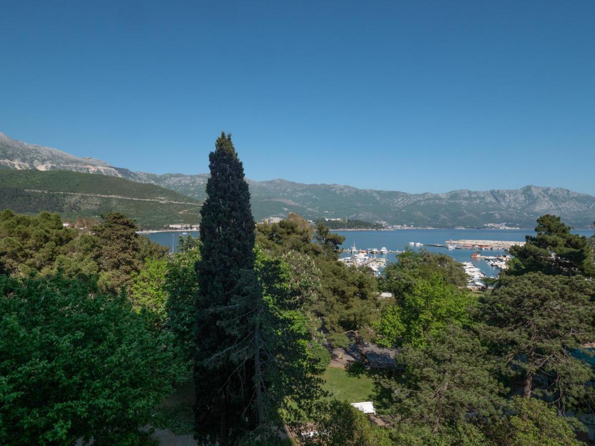 Apartments Garden Azure Budva Ngoại thất bức ảnh