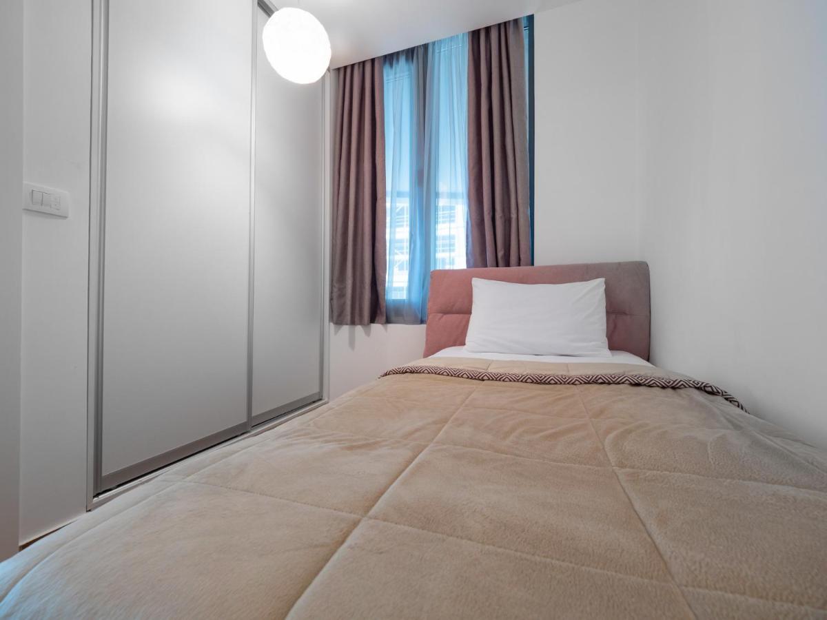 Apartments Garden Azure Budva Ngoại thất bức ảnh