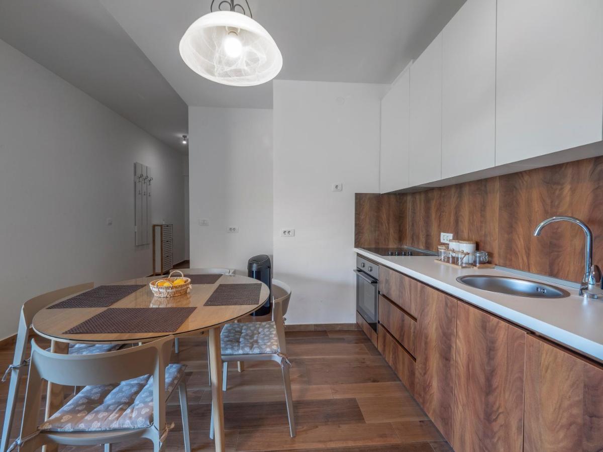 Apartments Garden Azure Budva Ngoại thất bức ảnh